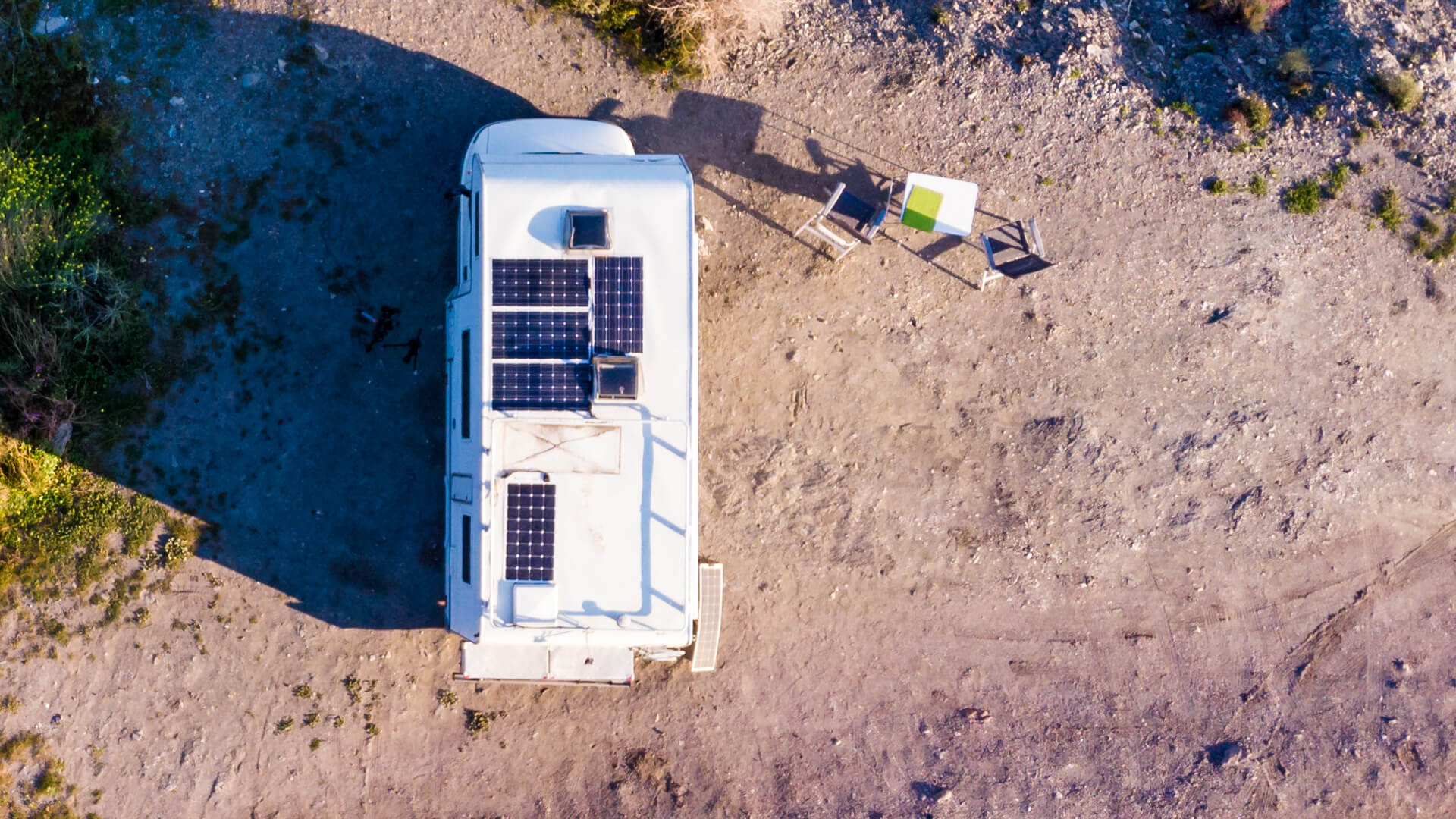 1000W of solar panels installed on an RV roof